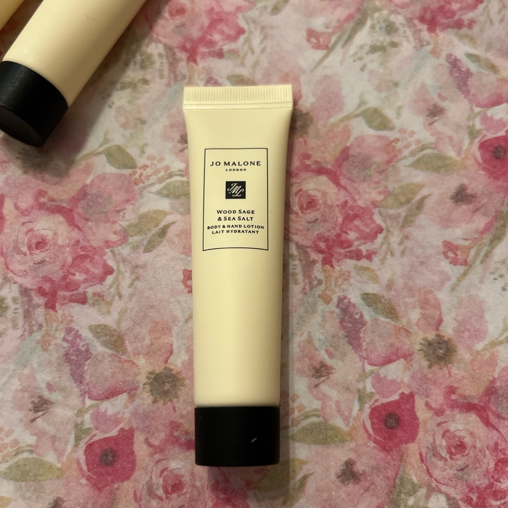 Jo Malone wood sage, and sea salt lotion - Picture 2 of 3